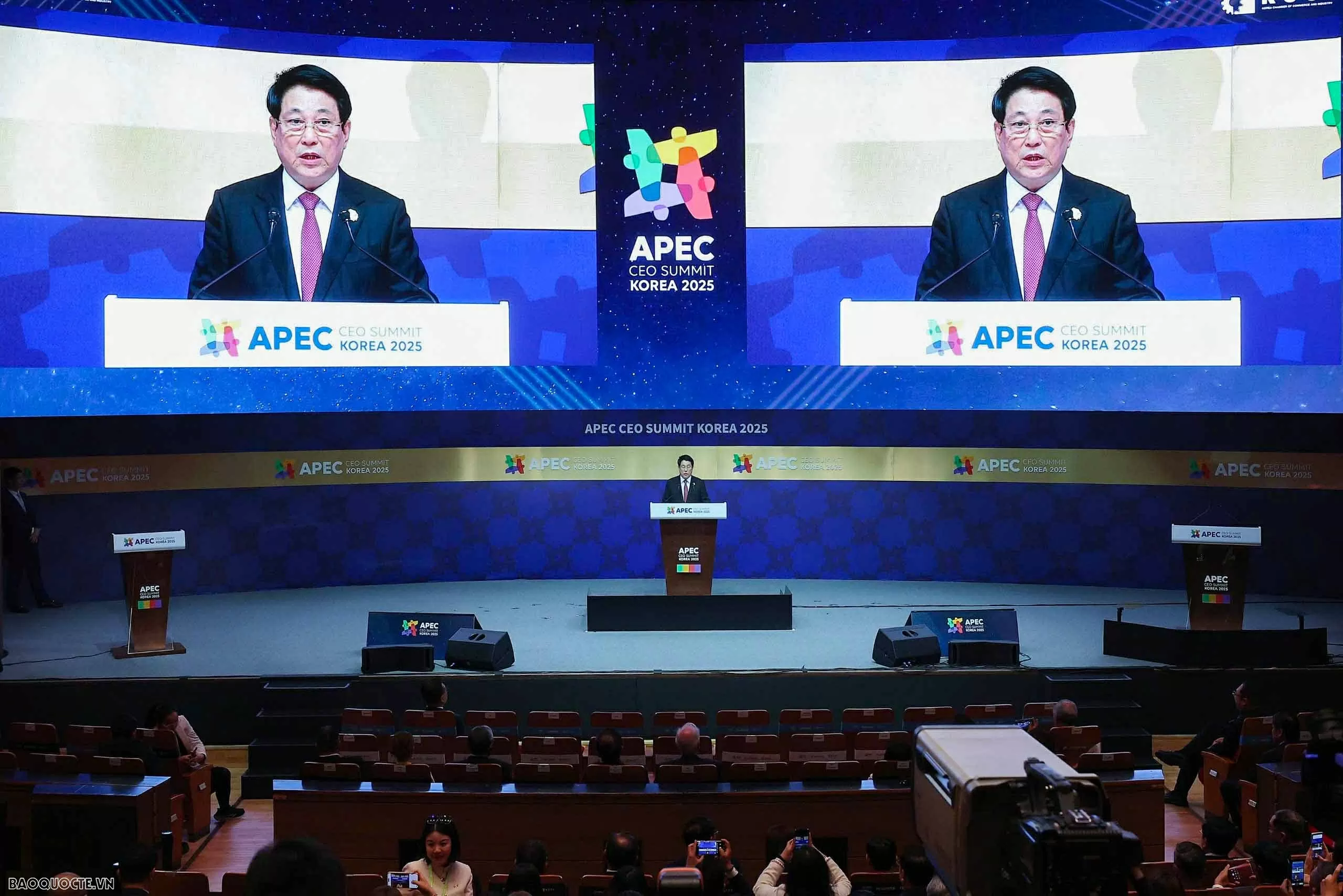Chủ tịch nước Lương Cường phát biểu tại Hội nghị Thượng đỉnh doanh nghiệp APEC 2025 Chủ tịch nước Lương Cường phát biểu tại Hội nghị thượng đỉnh doanh nghiệp APEC 2025