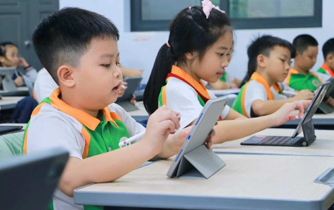 Giáo dục trong cuộc chuyển mình của công nghệ Giáo dục trong cuộc chuyển mình của công nghệ