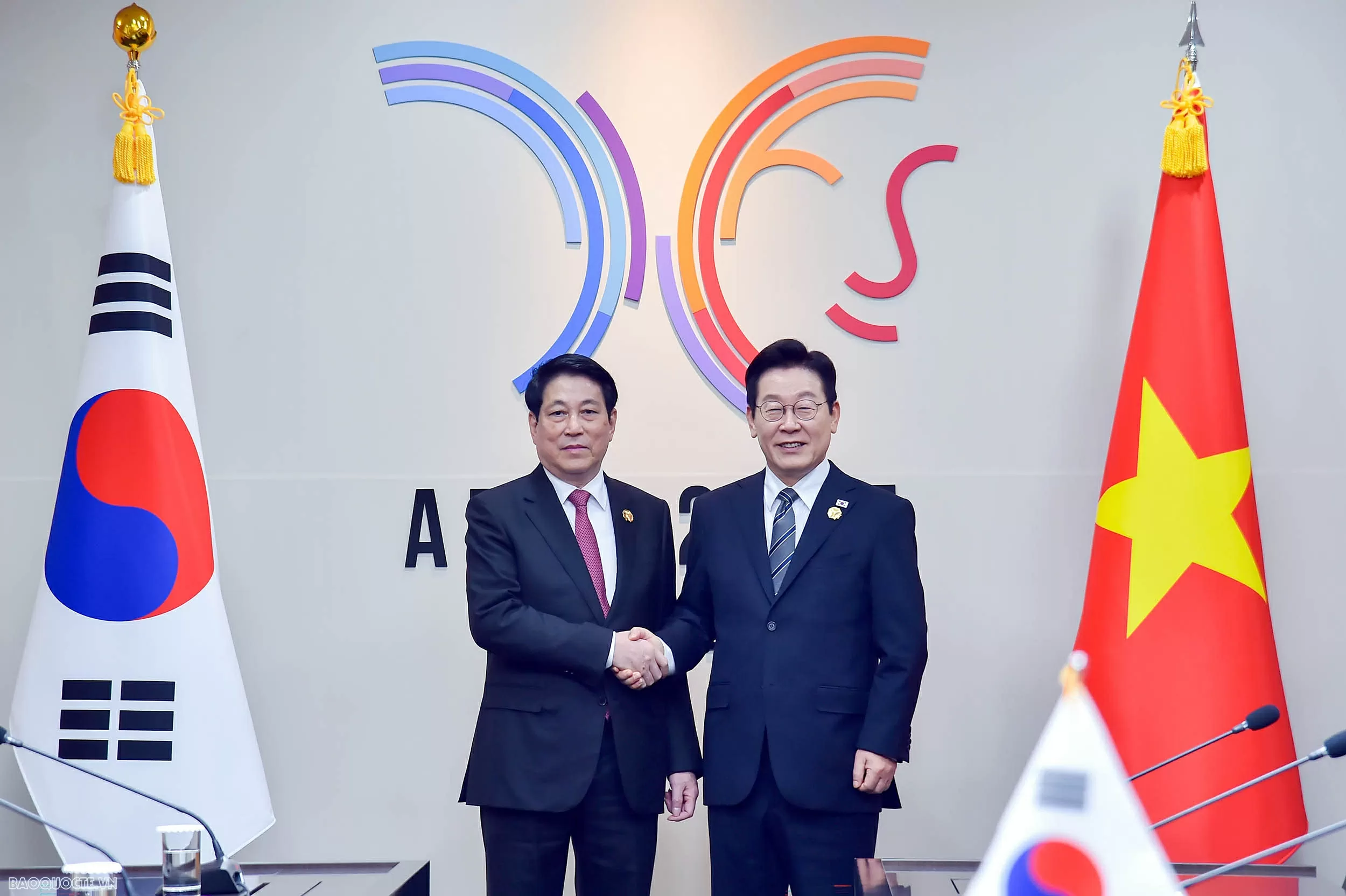 Chủ tịch nước Lương Cường đã có cuộc hội đàm với Tổng thống Hàn Quốc Lee Jae Myung Triển khai các biện pháp thực chất, phấn đấu hoàn thành mục tiêu kim ngạch thương mại Việt Nam-Hàn Quốc đạt 150 tỷ USD vào năm 2030