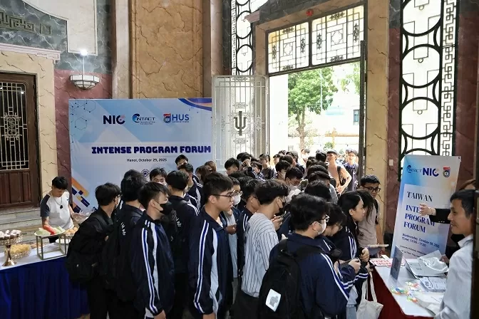 Đài Loan (Trung Quốc) hỗ trợ Việt Nam đào tạo nhân lực trình độ cao cho ngành công nghiệp bán dẫn Đài Loan (Trung Quốc) hỗ trợ Việt Nam đào tạo nhân lực trình độ cao cho ngành công nghiệp bán dẫn