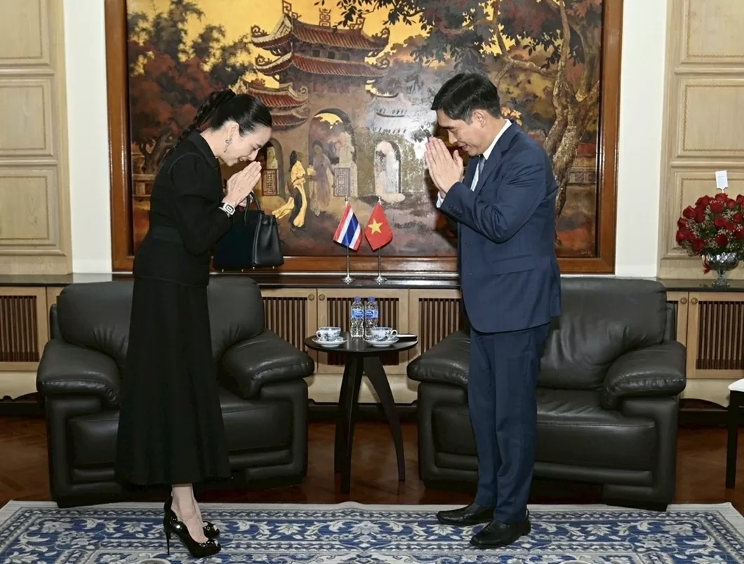 Đại sứ Phạm Việt Hùng tiếp Chủ tịch Liên đoàn bóng đá Thái Lan Đại sứ Phạm Việt Hùng tiếp Chủ tịch Liên đoàn bóng đá Thái Lan