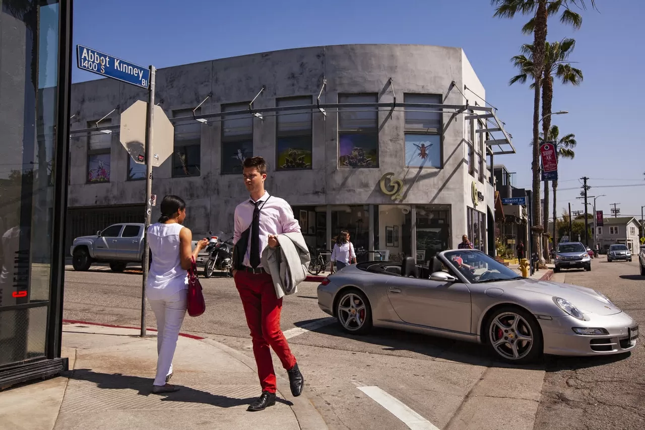 Tận hưởng sự phóng khoáng, tự do, mang đậm phong cách bohemian nơi bãi biển Venice của nước Mỹ