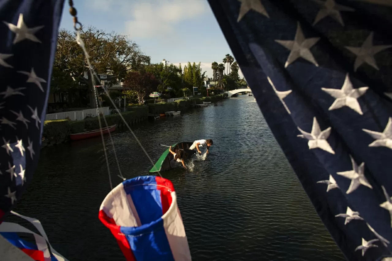 Tận hưởng sự phóng khoáng, tự do, mang đậm phong cách bohemian nơi bãi biển Venice của nước Mỹ