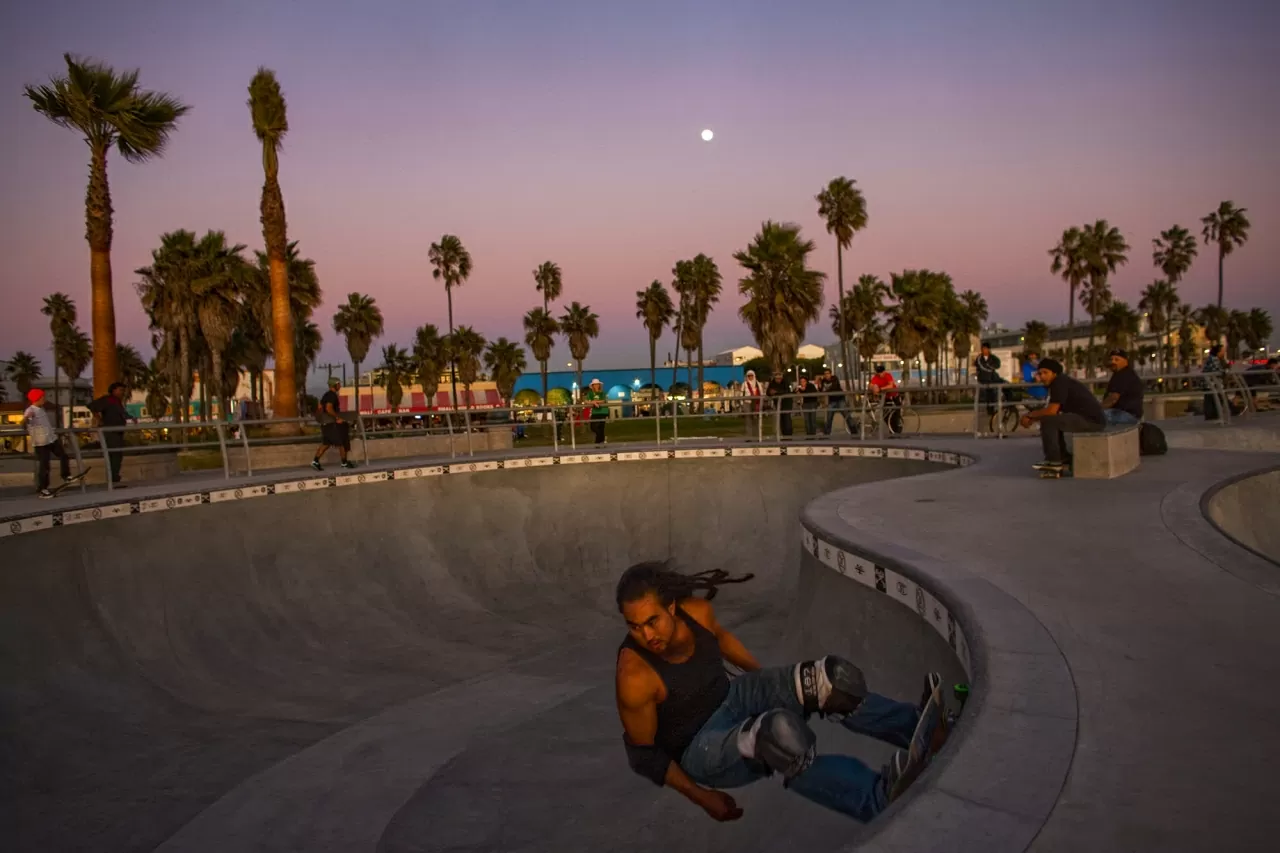 Bãi biển Venice 120 năm qua Tận hưởng sự phóng khoáng, tự do, mang đậm phong cách bohemian nơi bãi biển Venice của nước Mỹ