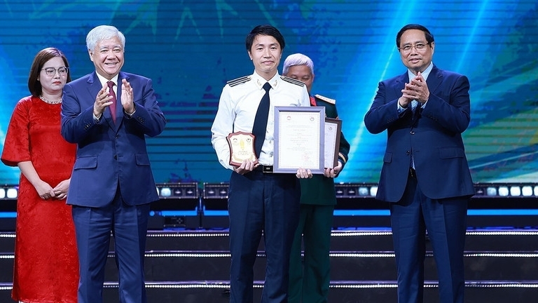 thu tuong pham minh chinh du le trao giai bao chi toan quoc phong chong tham nhung lang phi tieu cuc