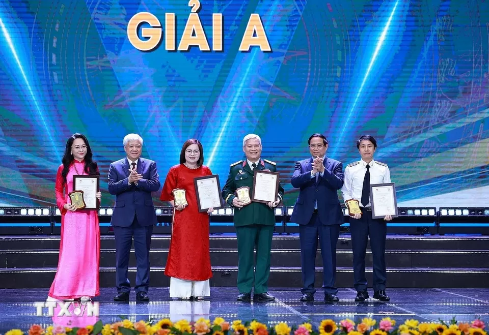 Thủ tướng Phạm Minh Chính dự lễ trao giải báo chí toàn quốc phòng, chống tham nhũng, lãng phí, tiêu cực