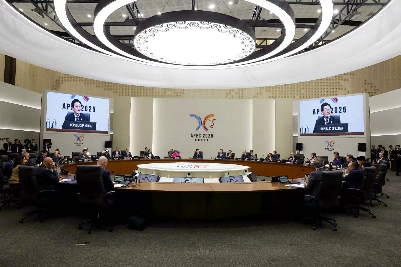 Chủ tịch nước Lương Cường dự họp Hội nghị lần thứ nhất Hội nghị cấp cao APEC lần thứ 32