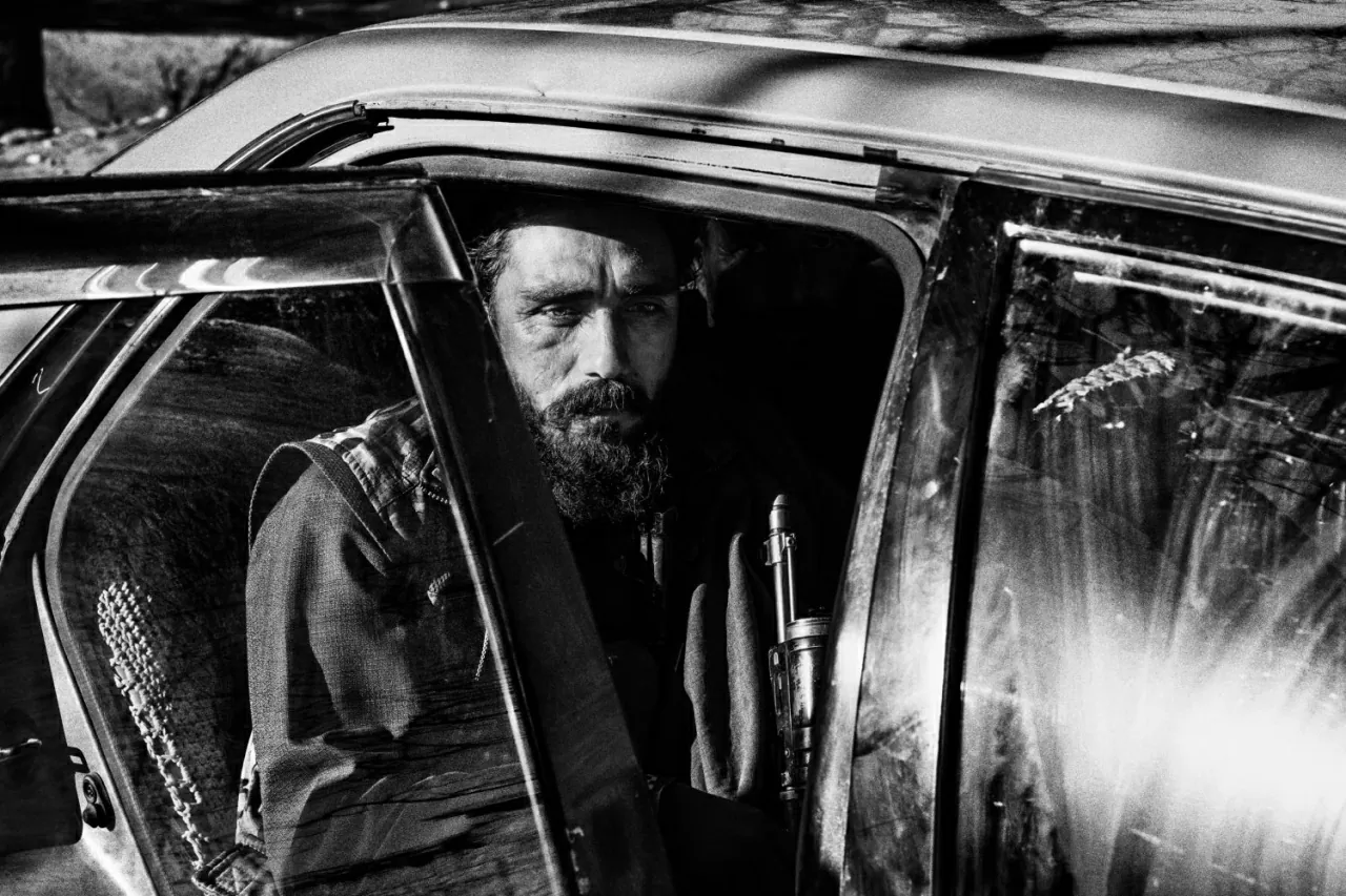 Cuộc sống thường nhật của người Afghanistan qua những gam màu trắng đen