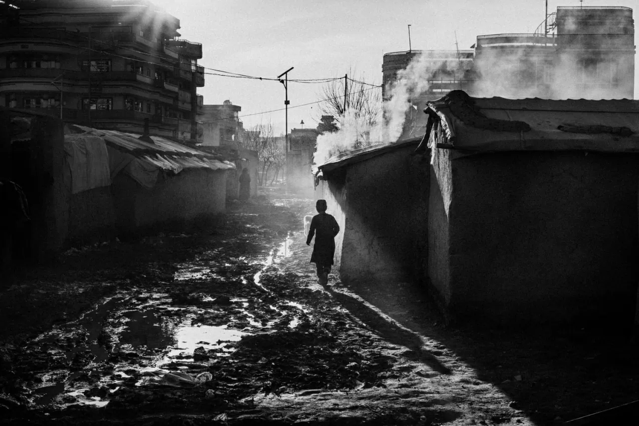 Cuộc sống thường nhật của người Afghanistan qua những gam màu trắng đen