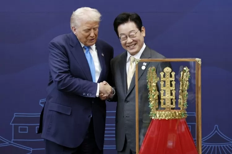 Trong 25 tiếng công du Hàn Quốc, Tổng thống Mỹ Donald Trump đã làm những gì?