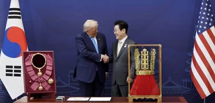 Trong 25 tiếng công du Hàn Quốc, Tổng thống Mỹ Donald Trump đã tham gia hoạt động gì?