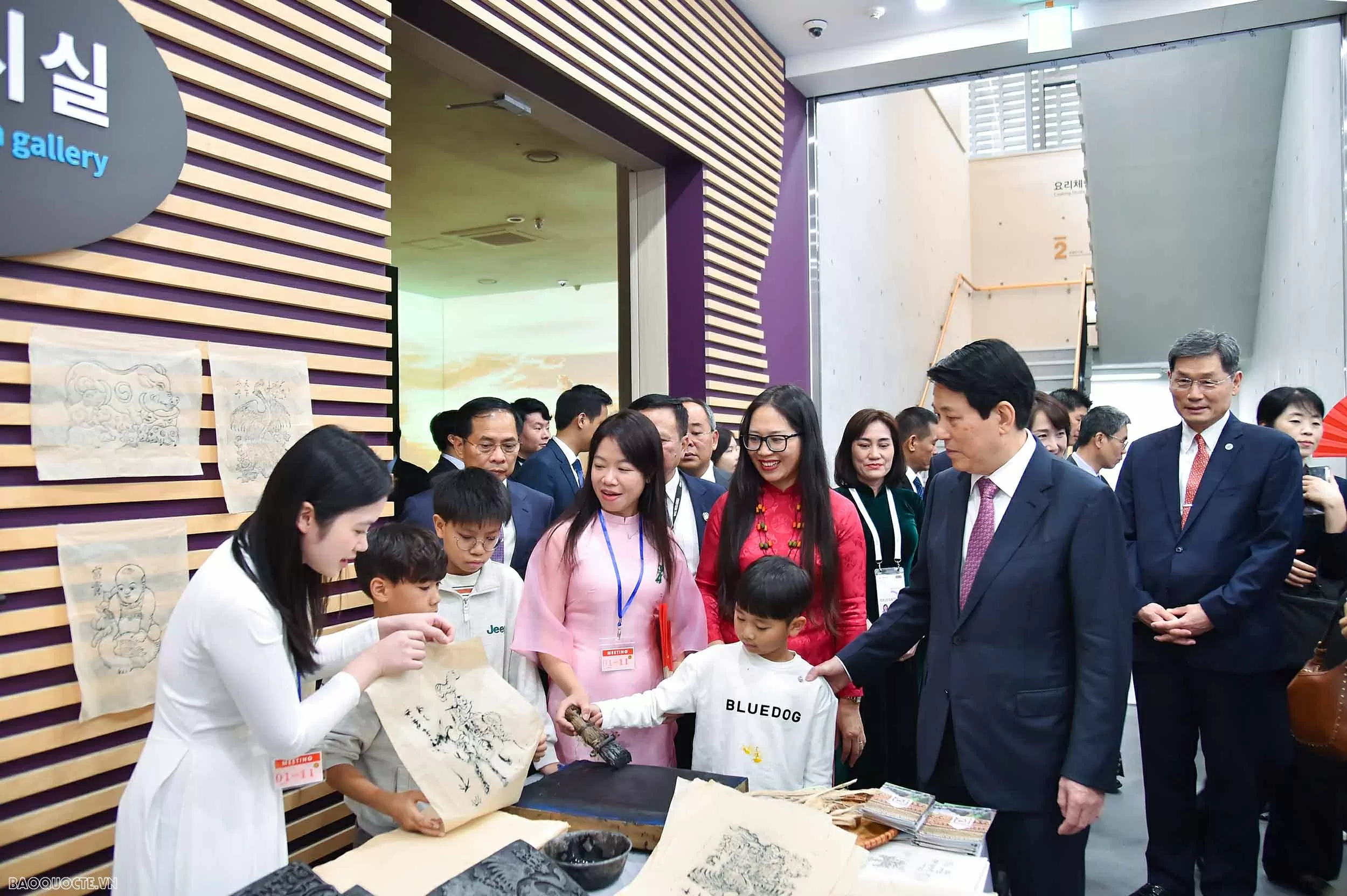 Chủ tịch nước Lương Cường tiếp Chủ tịch Quỹ Giao lưu Quốc tế Hàn Quốc, chứng kiến trao văn kiện hợp tác văn hóa Chủ tịch nước Lương Cường tiếp Chủ tịch Quỹ Giao lưu Quốc tế Hàn Quốc, chứng kiến trao văn kiện hợp tác văn hóa