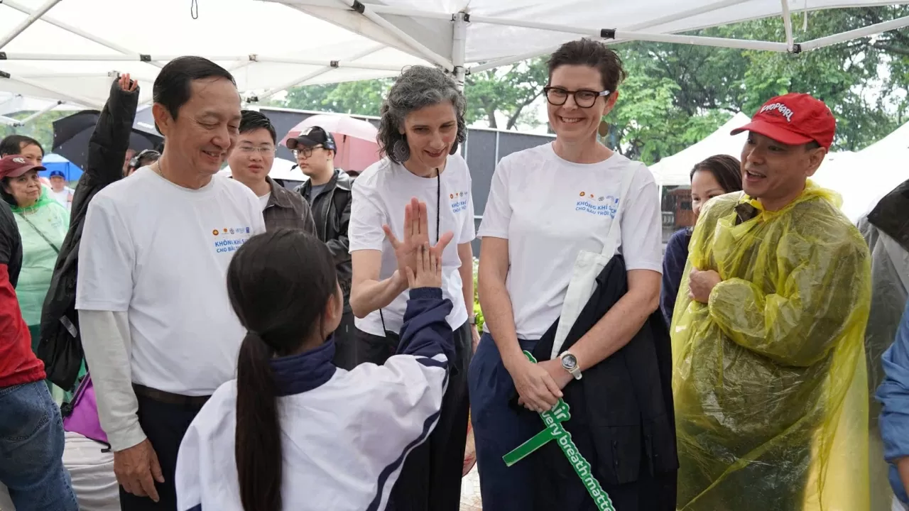 Không khí sạch cho bầu trời xanh: Chung tay hành động vì tương lai Không khí sạch cho bầu trời xanh: Chung tay hành động vì tương lai