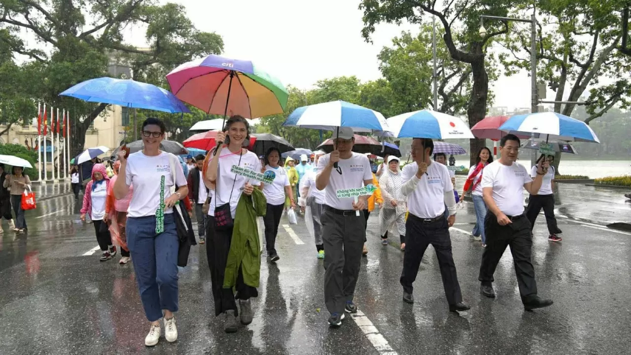 Không khí sạch cho bầu trời xanh: Chung tay hành động vì tương lai Không khí sạch cho bầu trời xanh: Chung tay hành động vì tương lai