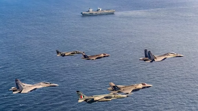 Ấn Độ tiến hành tập trận ba quân chủng sát biên giới Pakistan Ấn Độ tiến hành tập trận ba quân chủng sát biên giới Pakistan