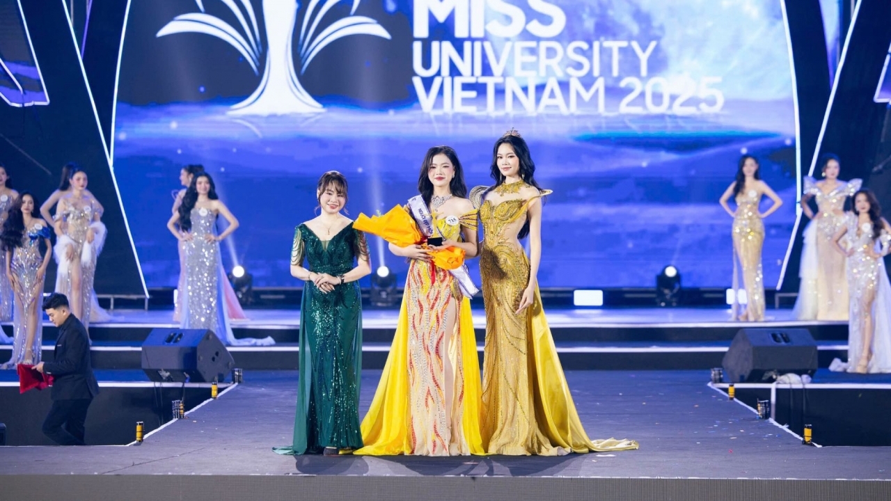 Nữ sinh Ngoại giao gây ấn tượng đặc biệt tại Hoa hậu Sinh viên Việt Nam 2025