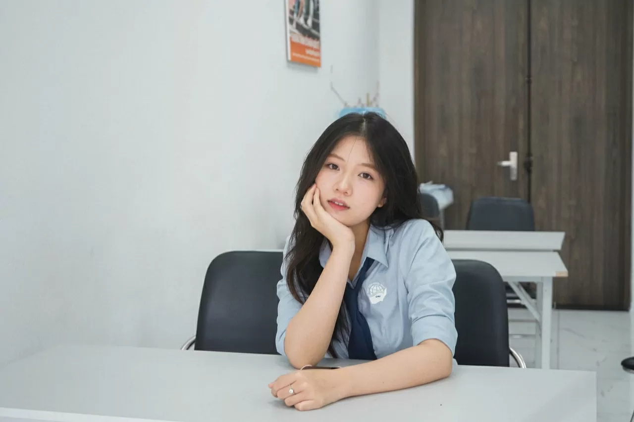 Nữ sinh Học viện Ngoại giao và quyết định không đứng sau bức tường an toàn tại Hoa hậu Sinh viên Việt Nam 2025