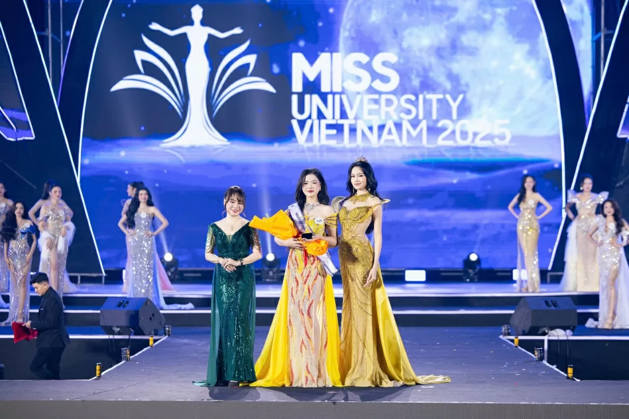 Nữ sinh Học viện Ngoại giao và quyết định không đứng sau bức tường an toàn tại Hoa hậu Sinh viên Việt Nam 2025
