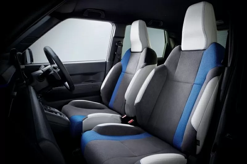 Super-One Prototype để lại ấn tượng mạnh với ghế thể thao phối ba tông màu đen – trắng – xám. Super-One Prototype để lại ấn tượng mạnh với ghế thể thao phối ba tông màu đen – trắng – xám.