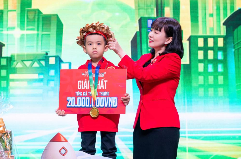 Vinh danh 18 gương mặt xuất sắc nhất tại Chung kết phía Nam Mathnasium Championship 2025