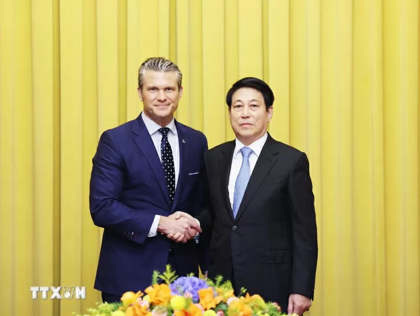 Chủ tịch nước Lương Cường tiếp Bộ trưởng Bộ Chiến tranh Hoa Kỳ Pete Hegseth