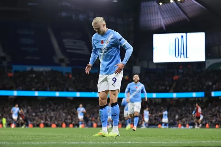 Haaland gây sốt với điệu nhảy robot ăn mừng Haaland gây sốt với điệu nhảy robot ăn mừng