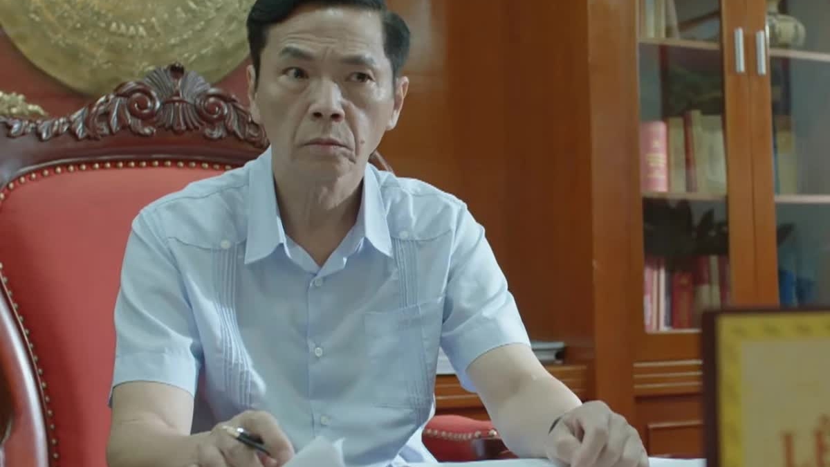 Lằn ranh tập 4: Ông Sách có đồng ý với đề nghị của sếp cũ?