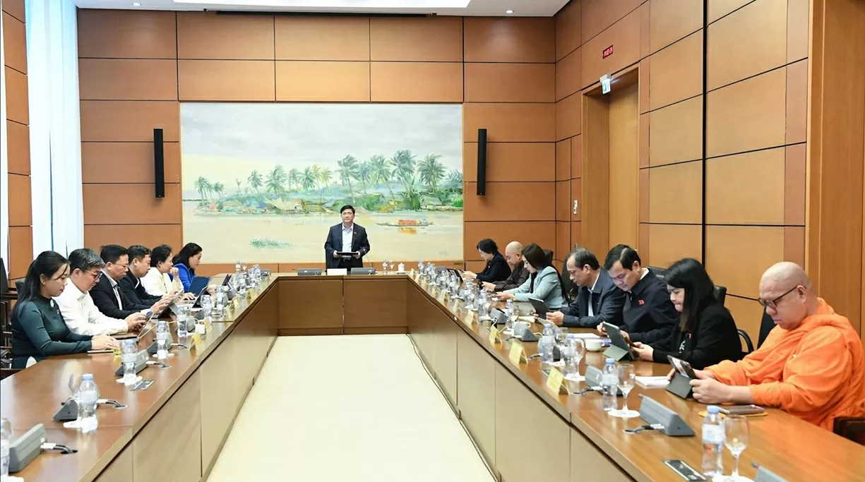 Quang cảnh thảo luận tại Tổ 11. (Ảnh: Quang Khánh) Quang cảnh thảo luận tại Tổ 11. (Ảnh: Quang Khánh)