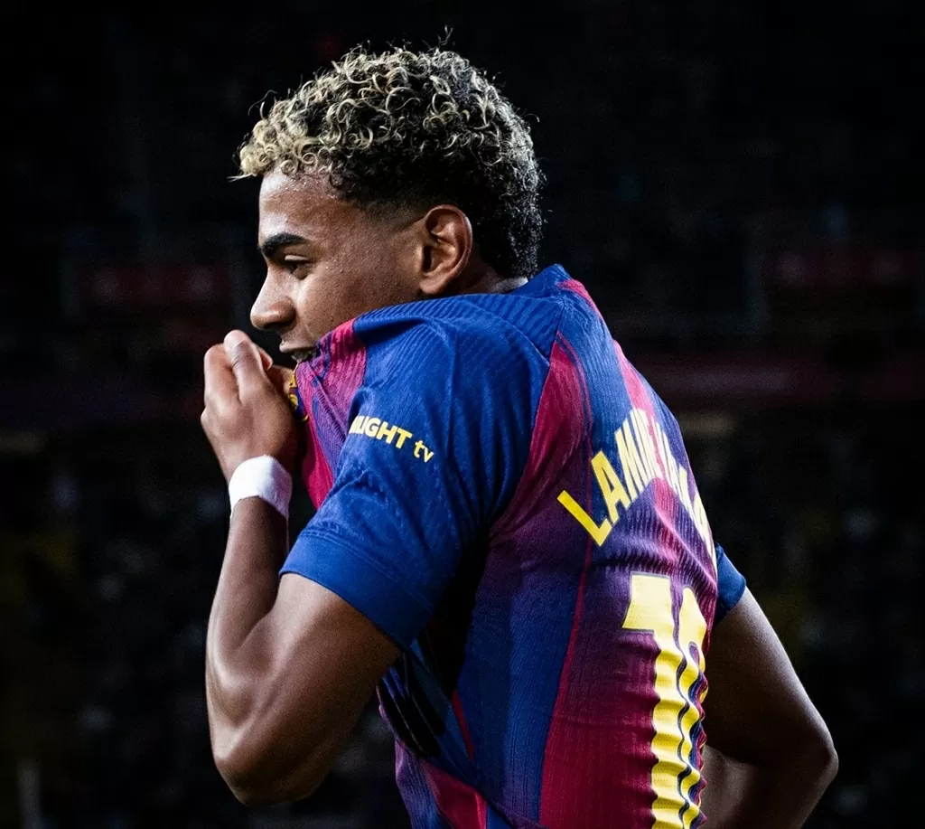 Lọt đội hình tiêu biểu của FIFPRO, Yamal phá kỷ lục của Mbappe