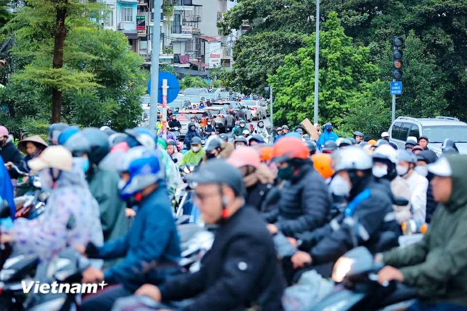 Cầu Chương Dương gồng gánh lượng lớn phương tiện khi cấm đường cầu Long Biên