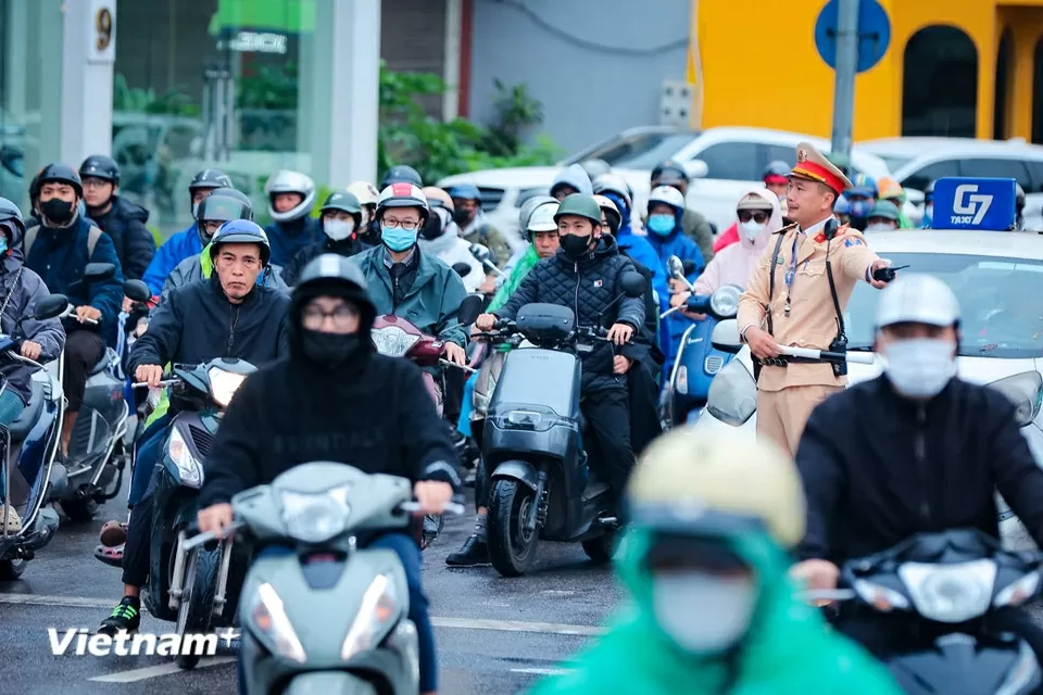 Cầu Chương Dương gồng gánh lượng lớn phương tiện khi cấm đường cầu Long Biên