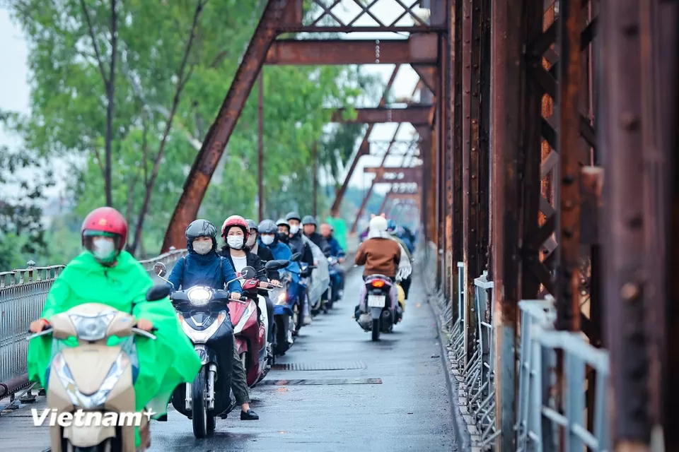Cầu Chương Dương gồng gánh lượng lớn phương tiện khi cấm đường cầu Long Biên