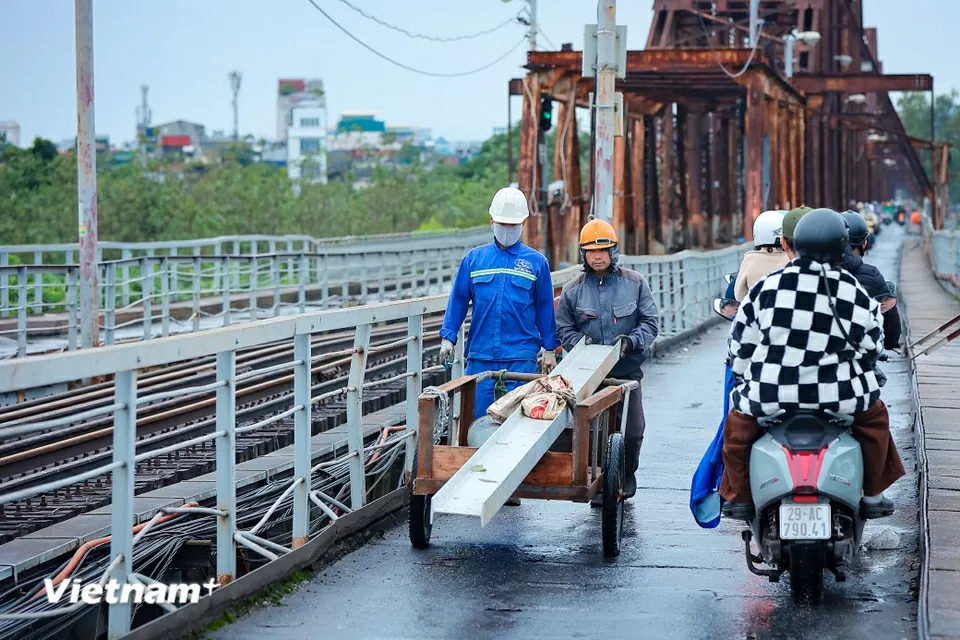 Cầu Chương Dương gồng gánh lượng lớn phương tiện khi cấm đường cầu Long Biên