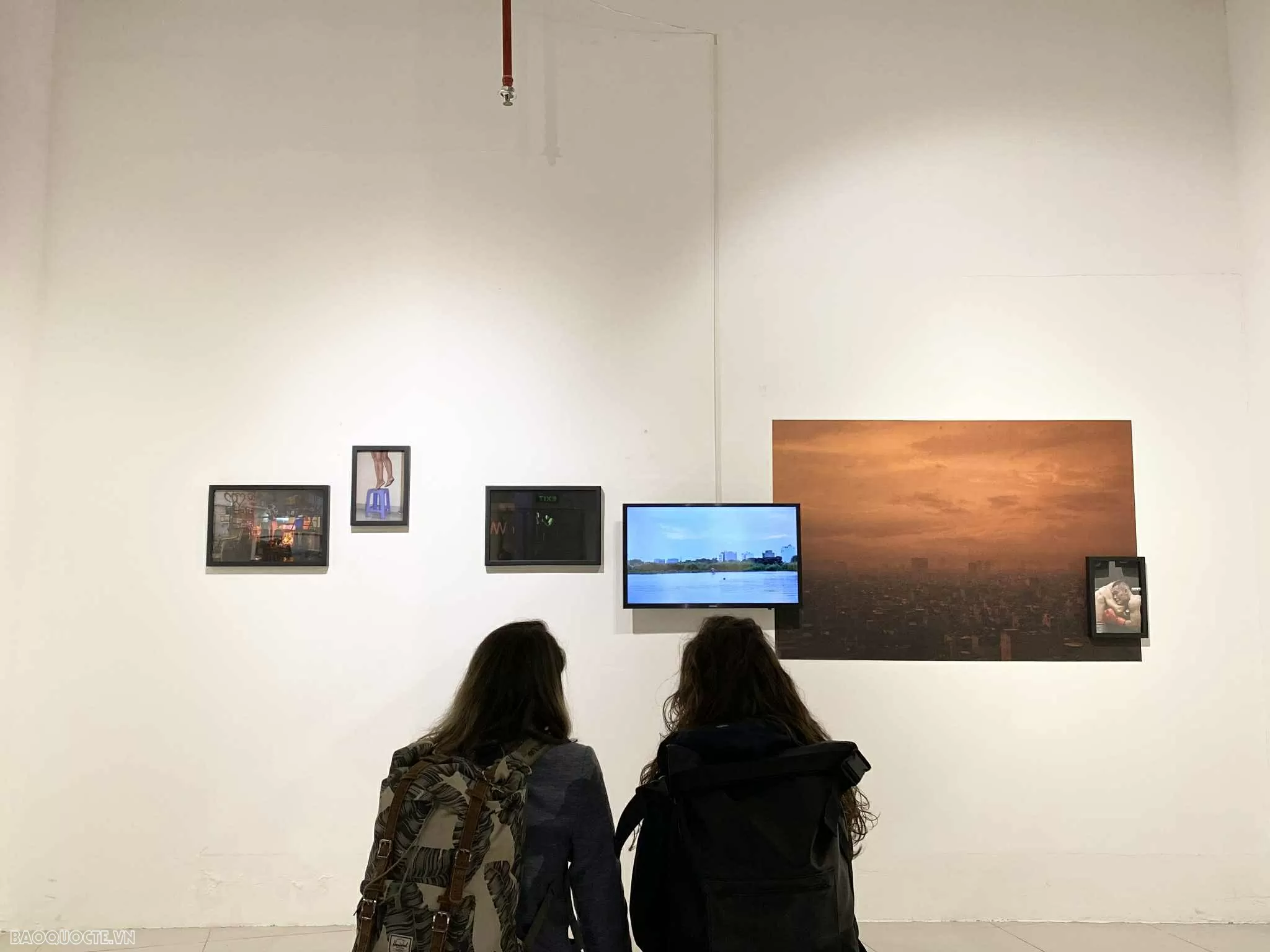 Đắm chìm vào không gian điện ảnh đương đại Thụy Sỹ với triển lãm 'Thời gian và những thành phố' 2025