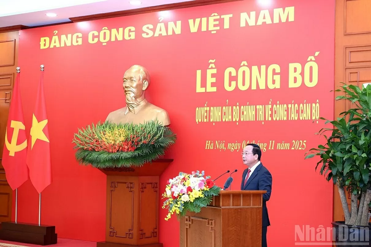 Đồng chí Trịnh Văn Quyết nhận công tác Trưởng Ban Tuyên giáo và Dân vận Trung ương Đồng chí Trịnh Văn Quyết nhận công tác Trưởng Ban Tuyên giáo và Dân vận Trung ương