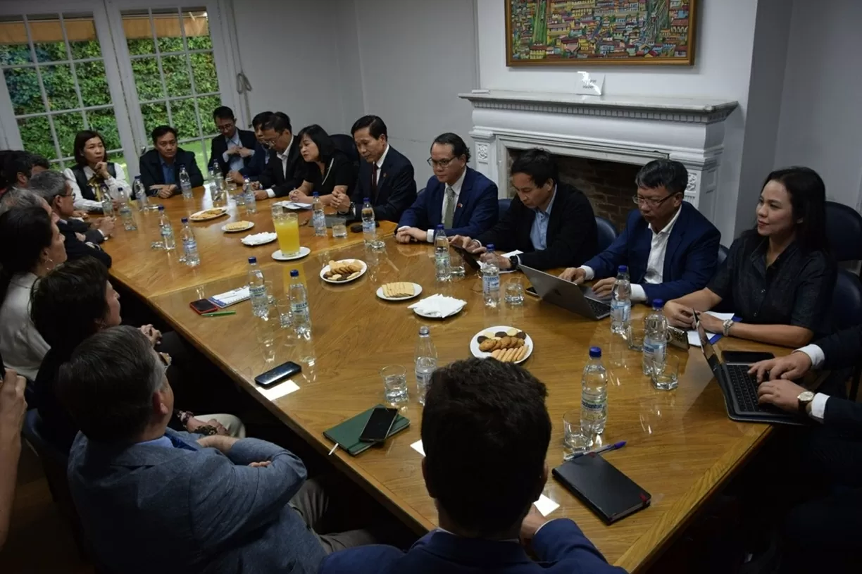 Đại sứ quán Việt Nam đồng hành cùng đoàn Học viện Chính trị quốc gia Hồ Chí Minh thăm và làm việc tại Chile Đại sứ quán Việt Nam đồng hành cùng đoàn Học viện Chính trị quốc gia Hồ Chí Minh thăm và làm việc tại Chile