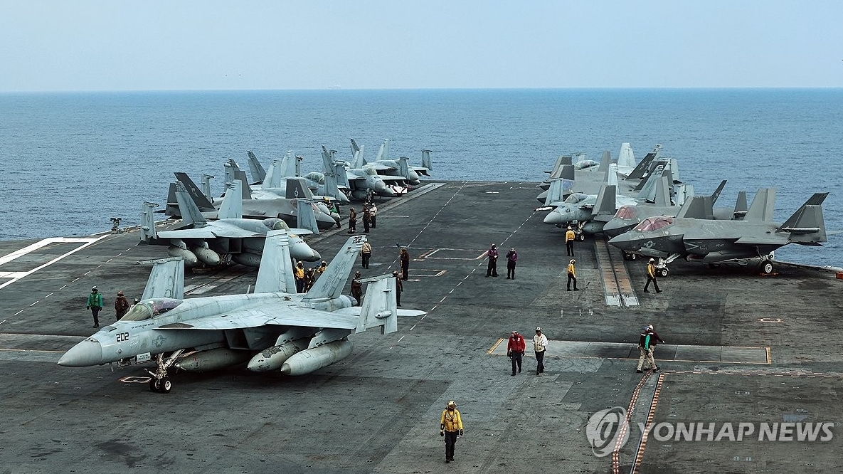 sau lan xuat hien khien trieu tien phan doi mot tau san bay my tiep tuc tham han quoc