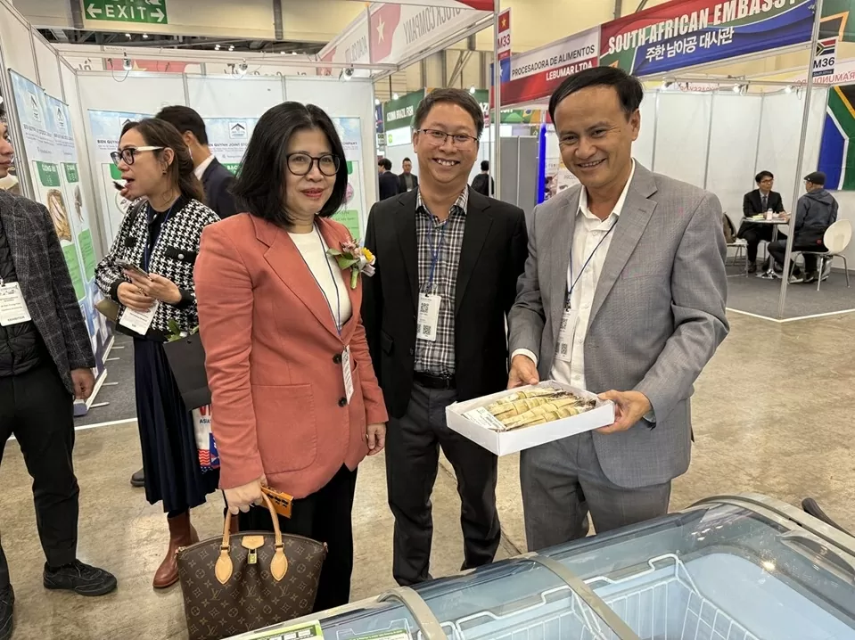 Tổng Lãnh sự Việt Nam tại Busan làm việc với lãnh đạo tỉnh Cà Mau và tham dự Hội chợ Thủy sản và nghề cá quốc tế Busan năm 2025