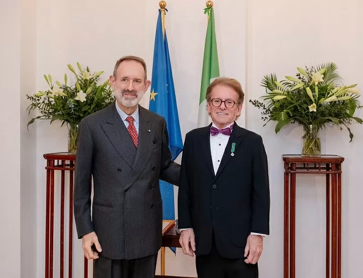 Huân chương Công trạng Italy vinh danh người bạn lớn của Việt Nam Huân chương Công trạng Italy vinh danh người bạn lớn của Việt Nam