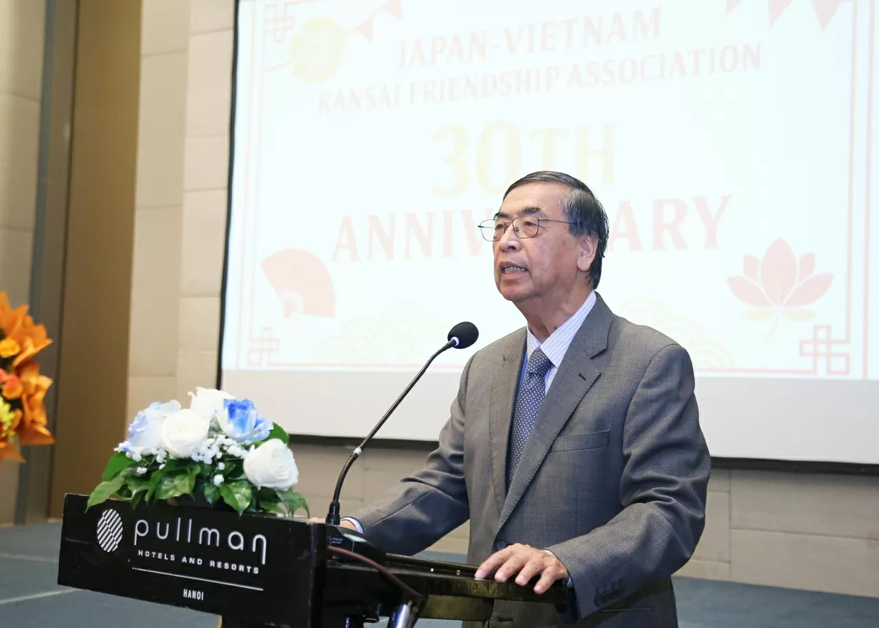 Nguyên thứ trưởng Bộ Ngoại giao, Đại sứ Việt Nam tại Nhật Bản Nguyễn Phú Bình phtas biểu tại buổi Tiệc. (Ảnh: Thành Long)