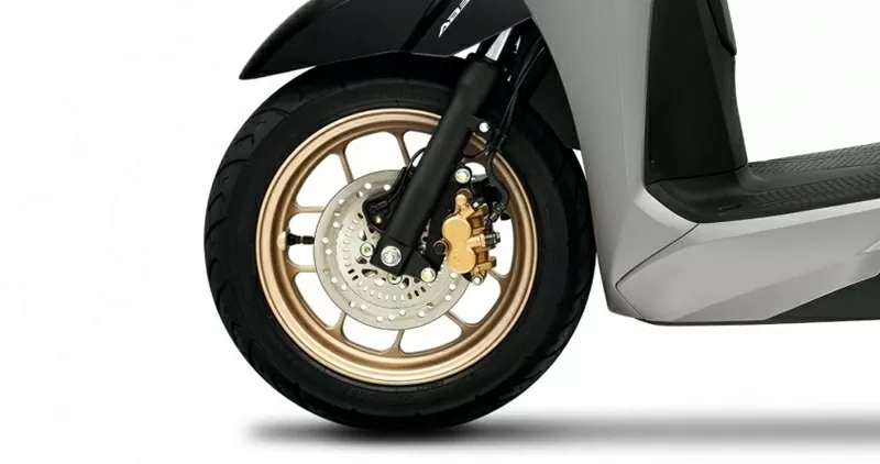 Lead 2026 trang bị phanh CBS trên các phiên bản Tiêu chuẩn và Cao cấp.