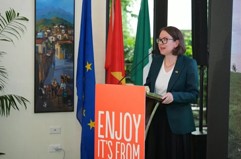 Liên minh châu Âu và Ireland ra mắt Chiến dịch sữa Châu Âu – Ireland, Nơi Thiên nhiên thao giao cùng Khoa học” Liên minh châu Âu và Ireland ra mắt Chiến dịch sữa Châu Âu – Ireland, Nơi Thiên nhiên thao giao cùng Khoa học”