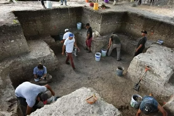 Mexico phát hiện công trình kiến trúc đồ sộ lớn nhất được biết đến hiện nay ở khu vực Maya Mexico phát hiện công trình kiến trúc đồ sộ lớn nhất được biết đến hiện nay ở khu vực Maya