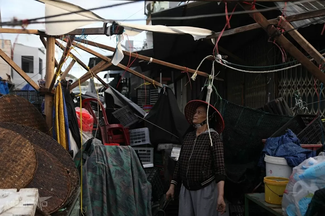 Gia Lai: Nhà cửa, đường phố tan hoang sau 5 giờ bão Kalmaegi quần thảo