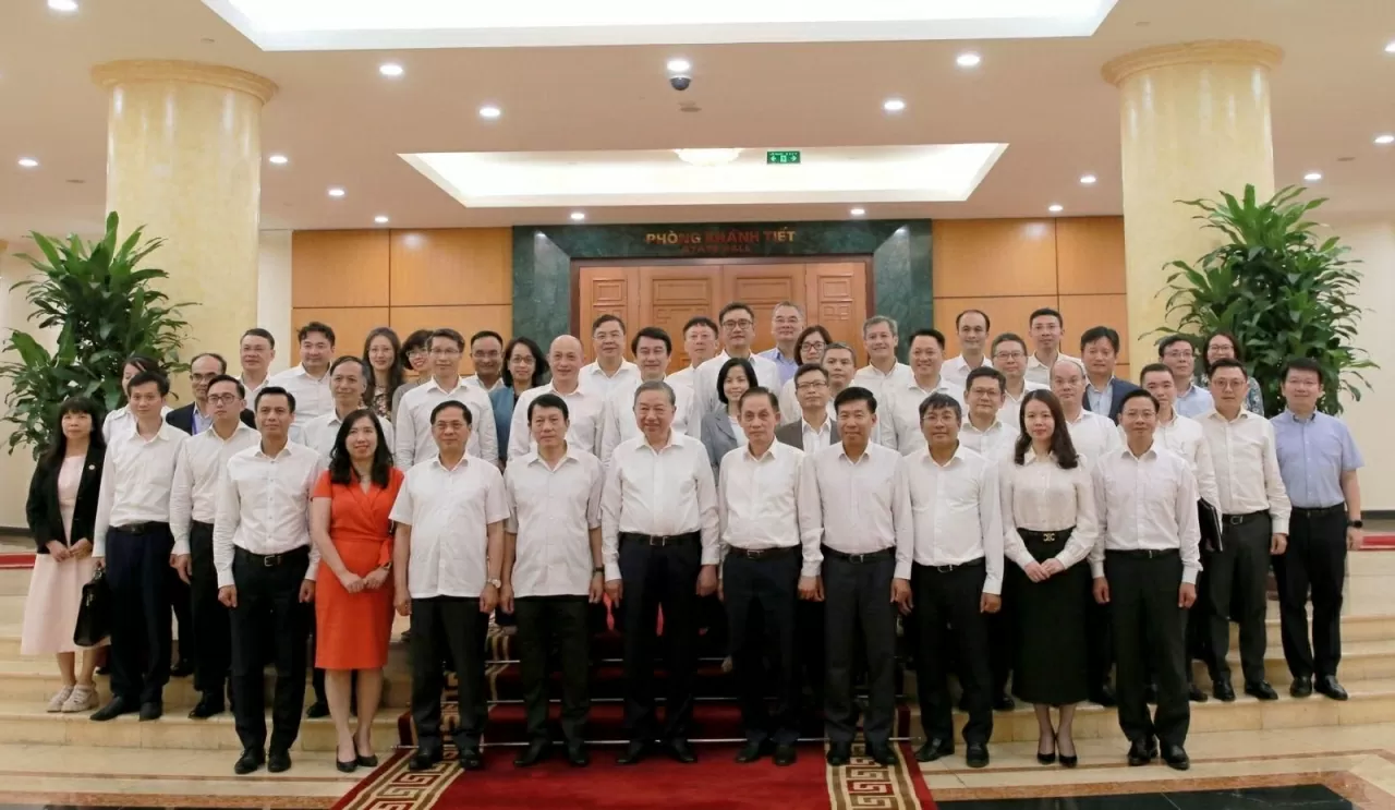 Ngọn lửa thi đua – tôi luyện bản lĩnh ngoại giao Việt Nam