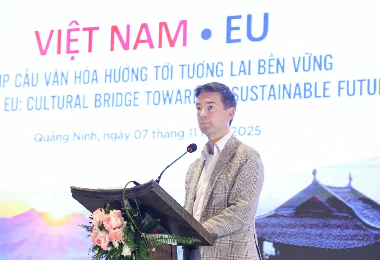 Đại sứ EU tại Việt Nam Julien Guerrier phát biểu tại buổi lễ. (Ảnh: Thành Long)