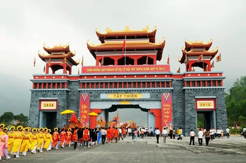 Lễ hội Tây Thiên. (Nguồn: Tuổi trẻ Thủ đô) Lễ hội Tây Thiên. (Nguồn: Tuổi trẻ Thủ đô)