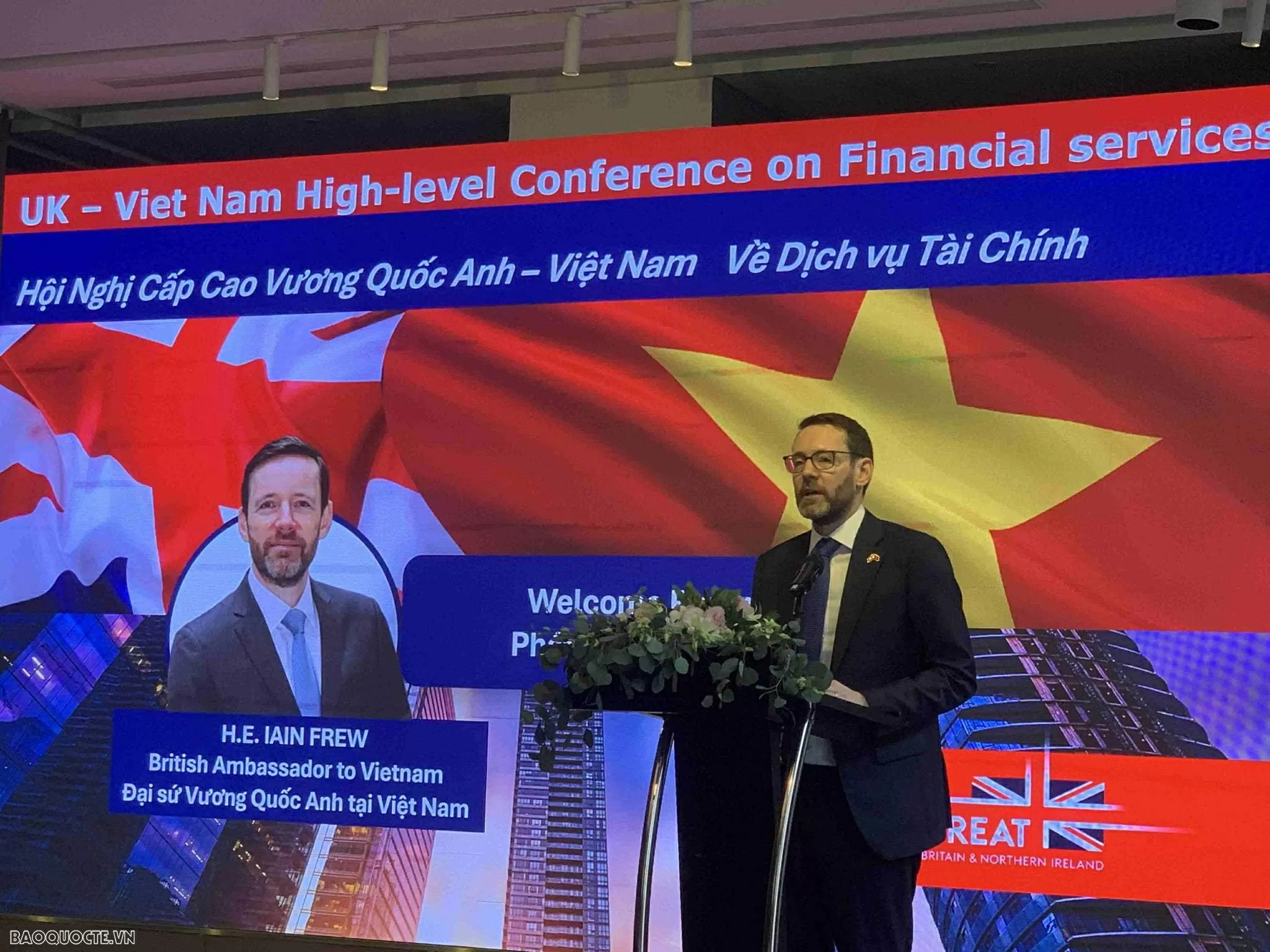 Thúc đẩy quan hệ hợp tác Việt Nam-Anh trong phát triển dịch vụ tài chính hiện đại