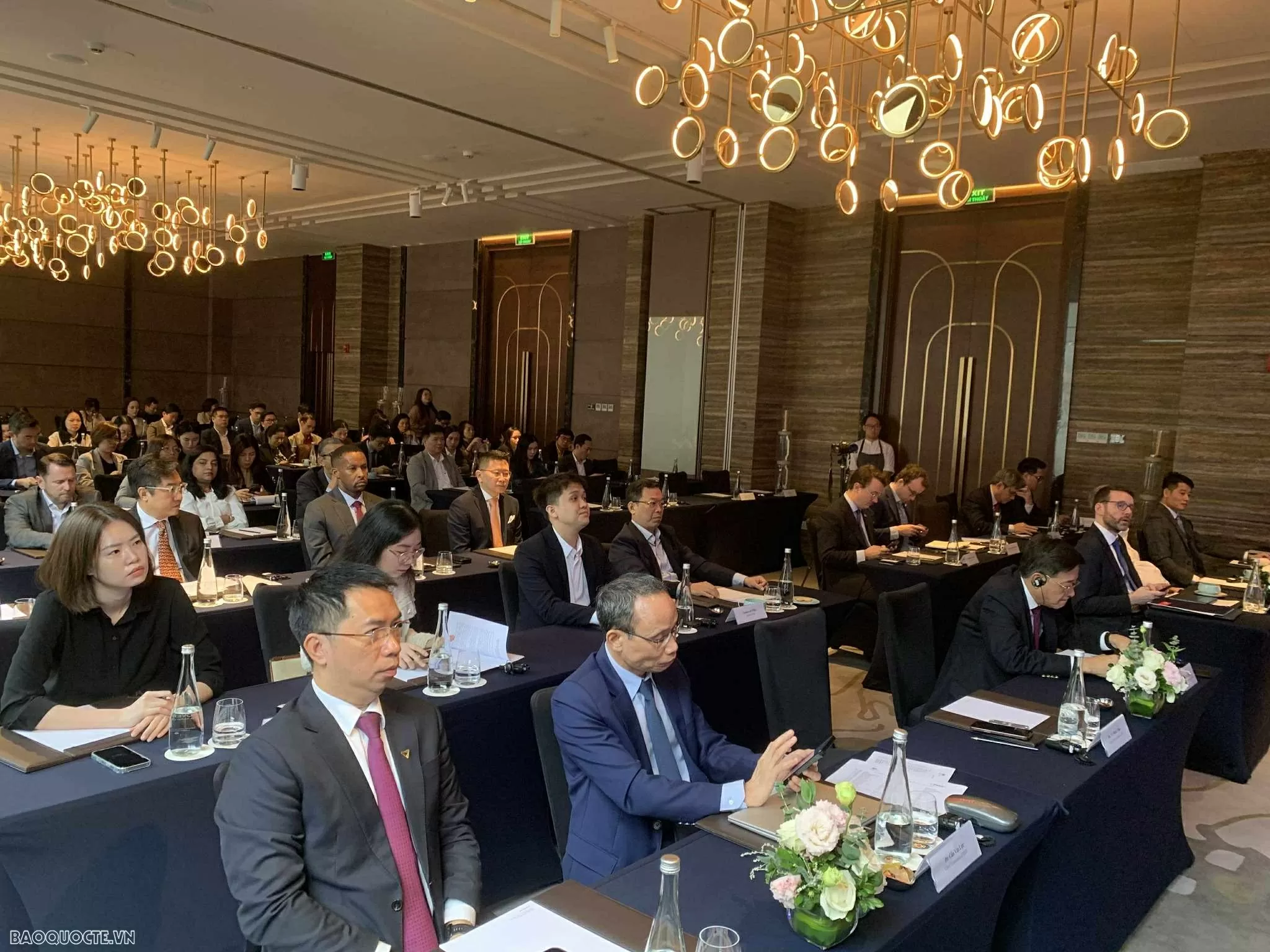 Thúc đẩy quan hệ hợp tác Việt Nam-Anh trong phát triển dịch vụ tài chính hiện đại