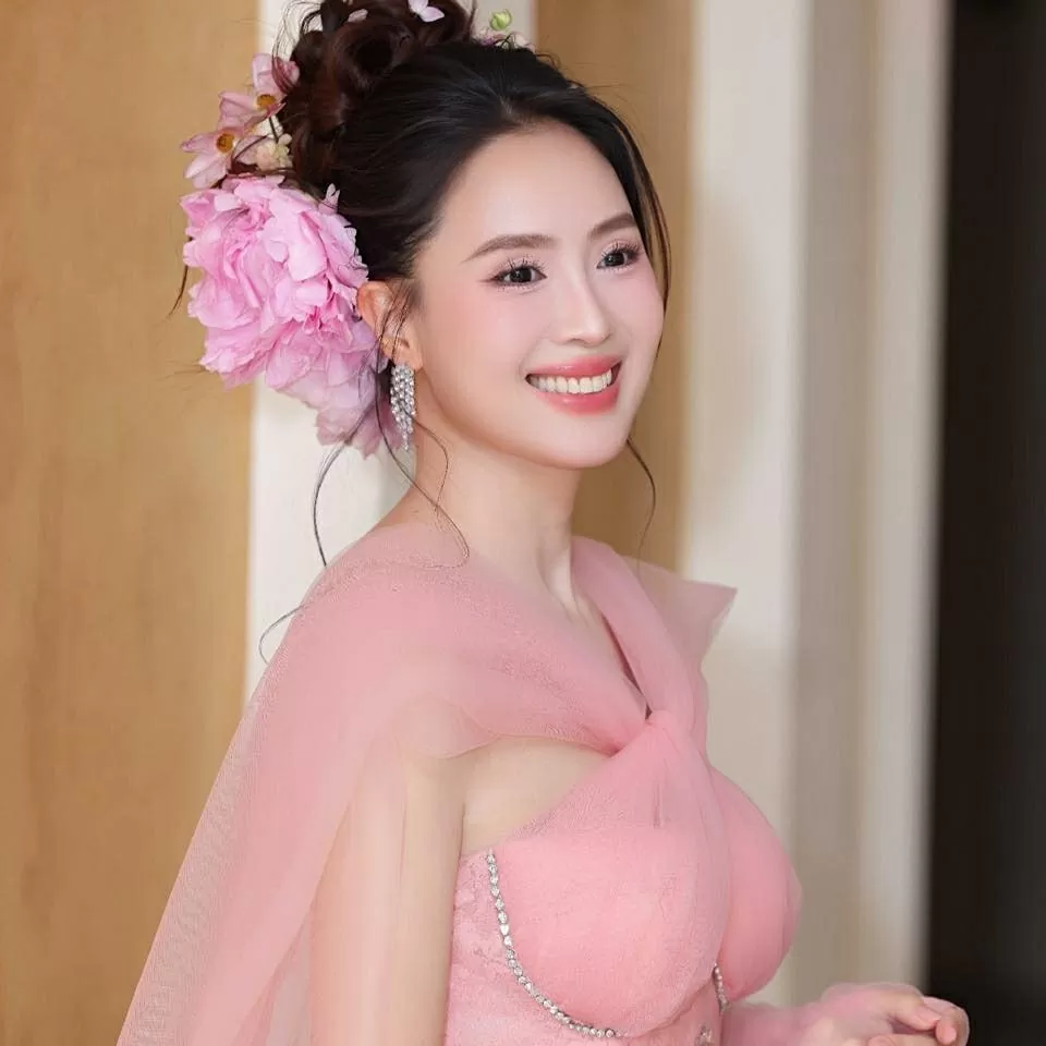 Cũng như các vai diễn, Hồng Diễm lâu nay gắn liền với hình ảnh nữ tính, quyến rũ. 